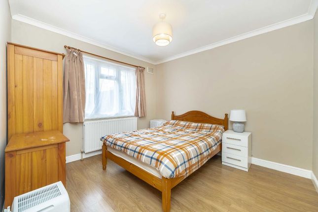 39, Alexandra Close, Harrow photo 4