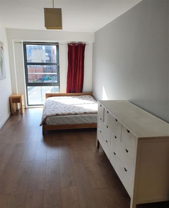 Flat to rent in West Street, Sheffield