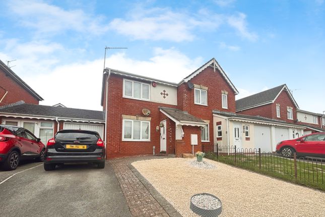 2-bed house on 51, Barry, £1,000/mo