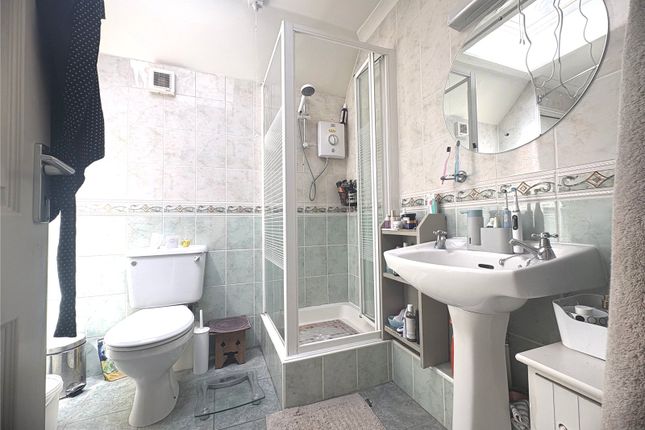10, Whitmore Green, Surrey photo 4