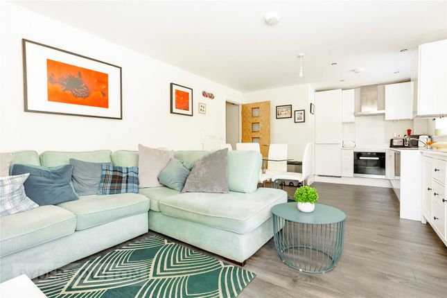 2, Bowler Way, Saddleworth photo 2