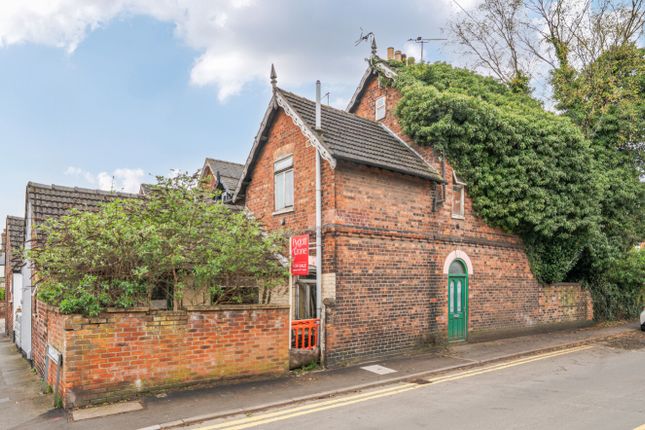 3-bed house on 110, Newland Street West, Lincoln, £100,000