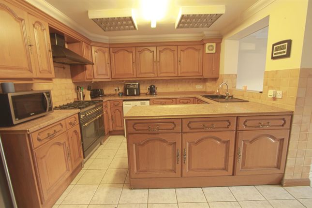 48, Meadow Rise, Billericay photo 3