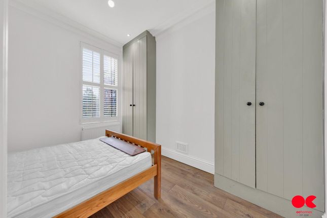 First Floor Flat, 49, Windsor Road, Leyton photo 4