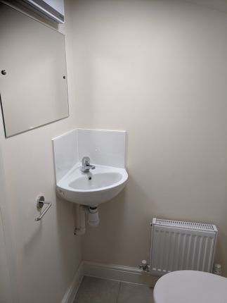 End terrace house to rent in Bridge House Close, Atherstone