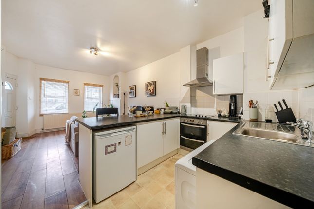 111a, Springbank Road, London photo 2