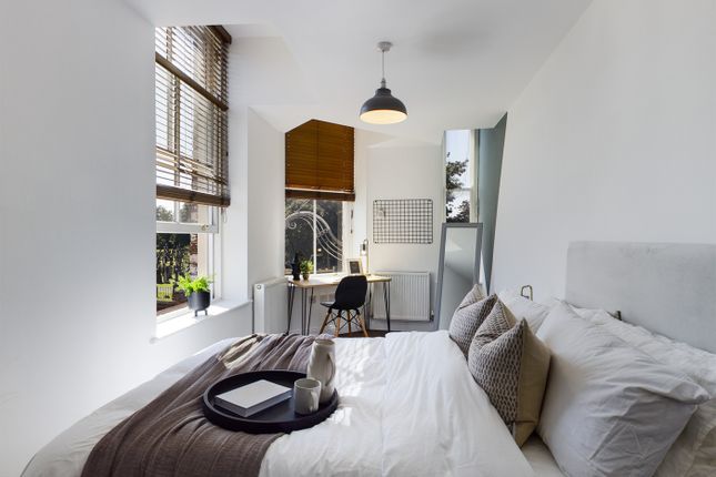 A Spacious And Inviting Large Double Bedroom Featu...