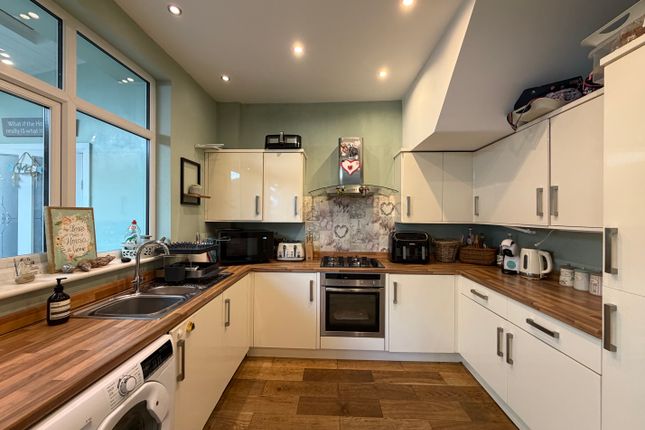 145, Ambleside Drive, Southend-on-sea photo 3