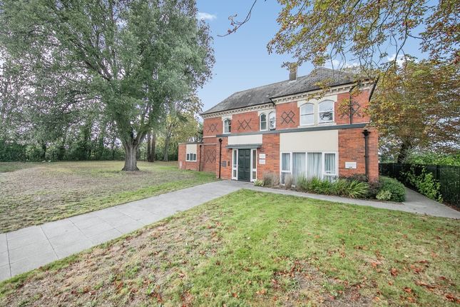 Flat for sale in Old Rectory Drive, Colchester
