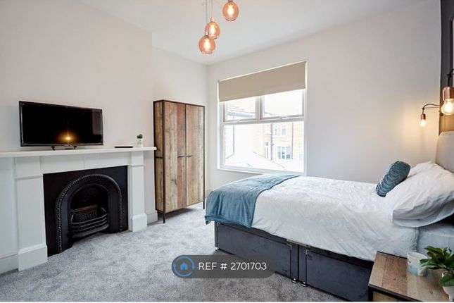 Double Ensuite Room £625 Pcm - Available 2nd Dec