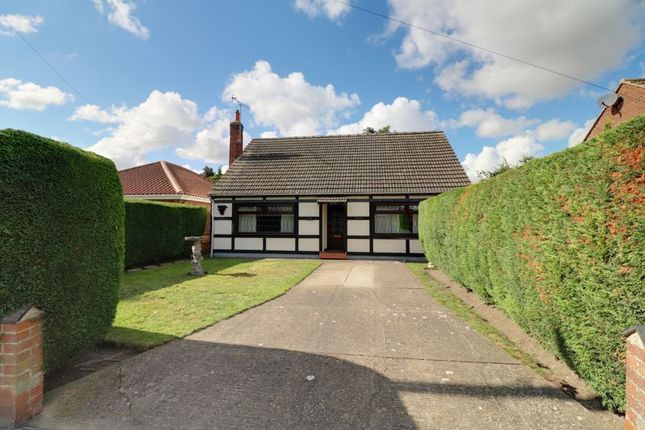 Thumbnail Detached bungalow for sale in Vicarage Road, Wrawby, Brigg