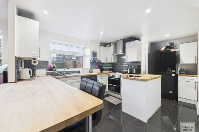20 Bursledon Close, Bognor Regis photo 3