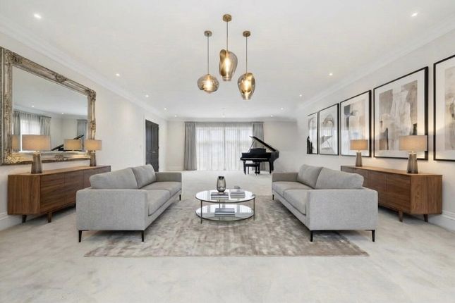The Sherwoods, Dagwood Lane, Brentwood photo 4
