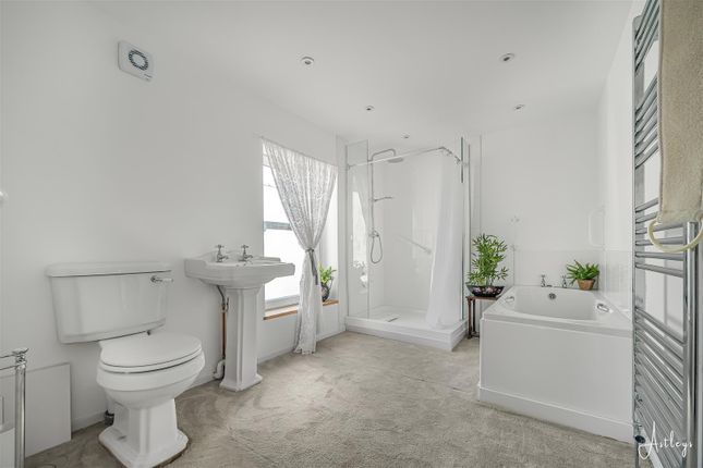 1 Brigydon Villas, The Promenade, Swansea photo 4