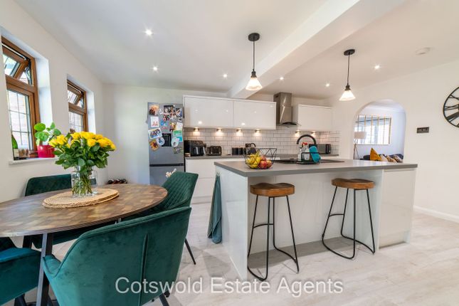 20, Sedgley Road, Cheltenham photo 3