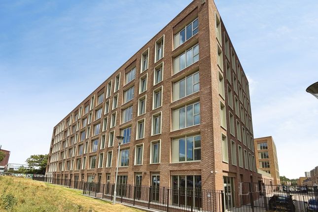1-bed flat on 105, 642, Bristol Street, West Midlands, £950/mo