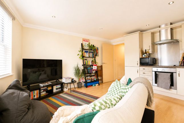 2, Flacks Mews, Epping, Essex photo 4