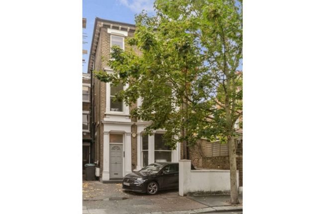 Flat Flat B, 183, Blythe Road, London photo 3