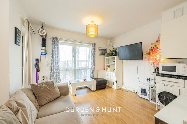 Flat 42, Catkin House, Romford photo 2