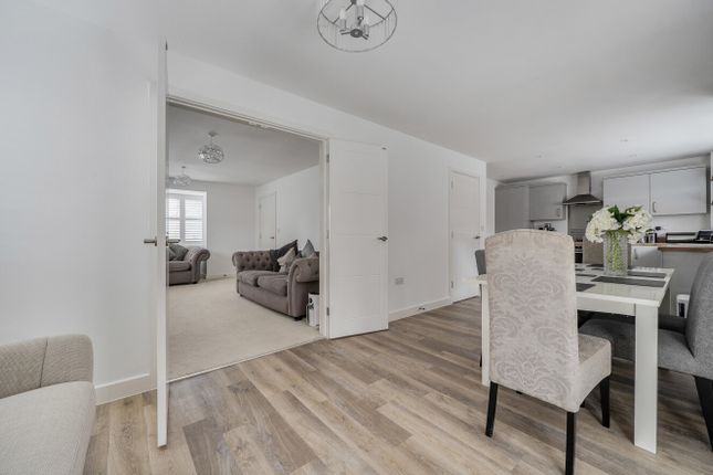 23, Skinner Drive, Berkshire photo 4