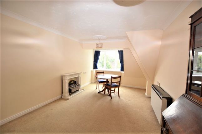 46 Lutyens Lodge, Uxbridge Road, Hatch End photo 3