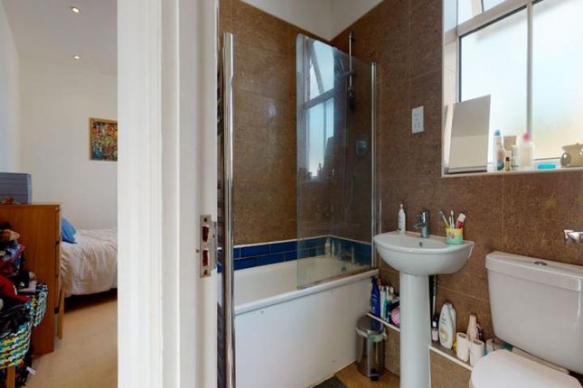 Flat 1, 68 Railton Road, London photo 5