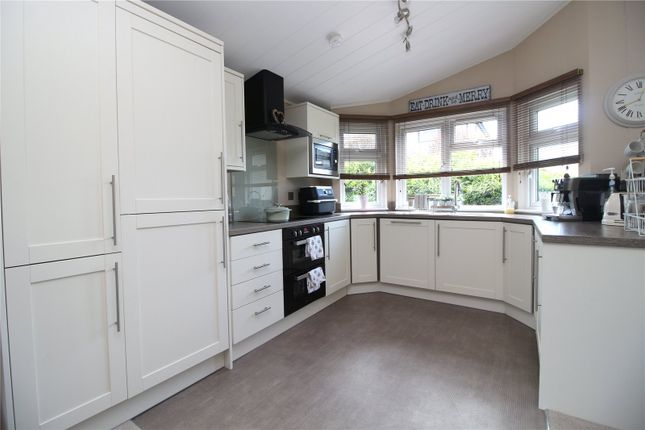21, Hengistbury Heights, Barton On Sea photo 4