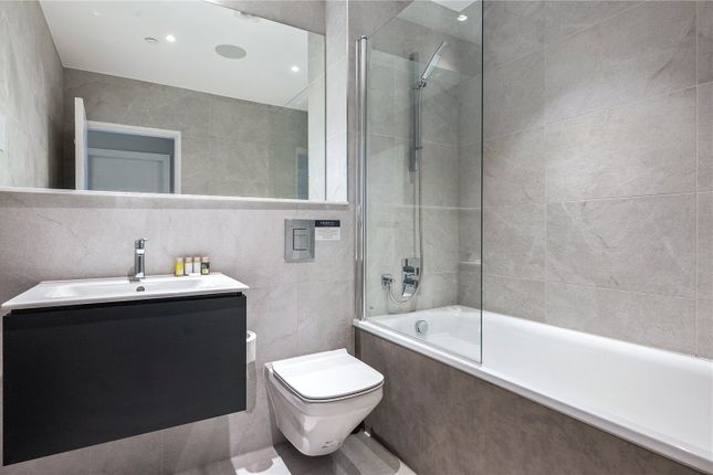 Flat for sale in Chancery Lane, London