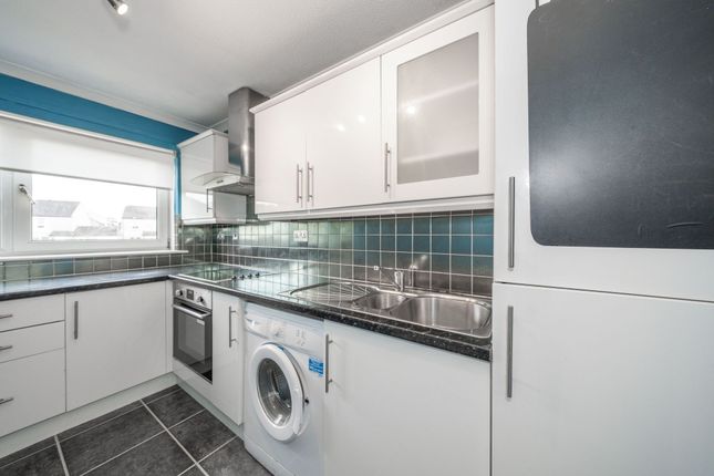 56 Redcraig Road, Livingston photo 3