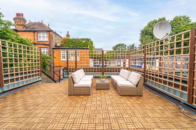 109, Avenue Mews, Muswell Hill photo 3