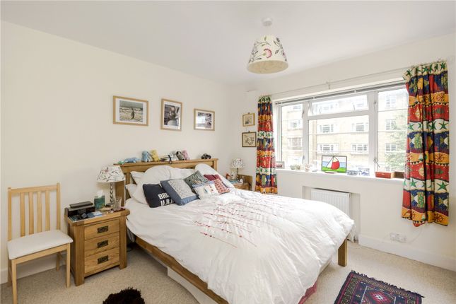 5, Streatham Court, Lambeth photo 3