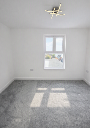 17, CROYDON photo 5