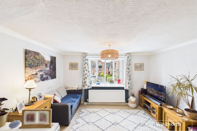 24, Yew Lane, Reading photo 3