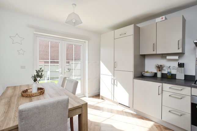 7, Field Rise, Wadhurst photo 2
