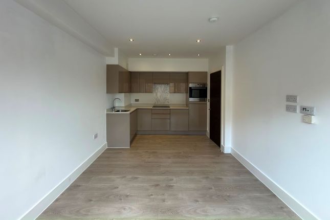 Flat 12 Arliss Court, 24 Clarendon Road, Watford, Hertfordshire, WD17 1JY photo 2