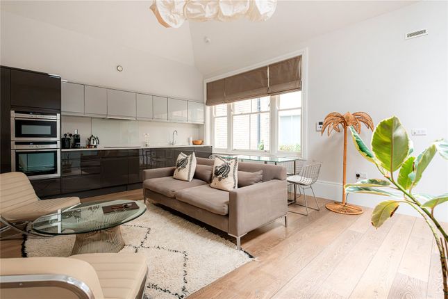 Thumbnail Mews house to rent in Welbeck Street, Marylebone, London