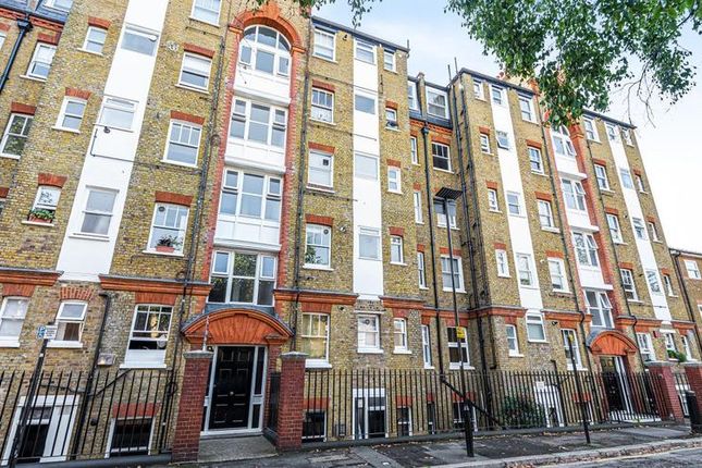Flat to rent in Chiswick Road, London