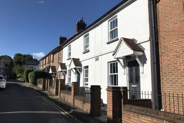 2 bed terraced house to rent in New Road, Crowborough TN6