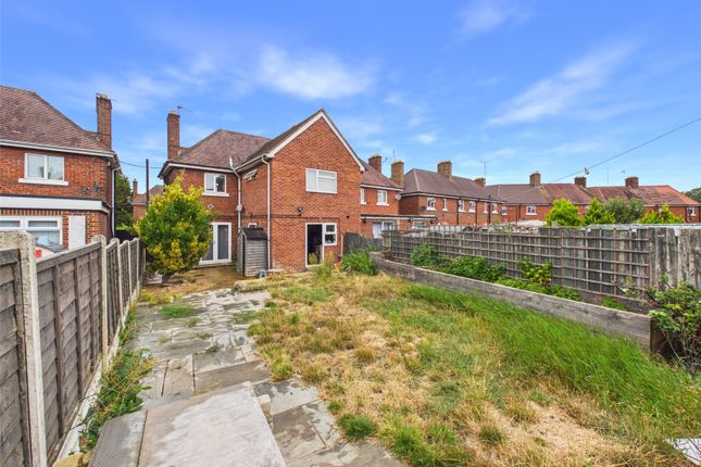 39, Willow Avenue, Gloucestershire photo 3
