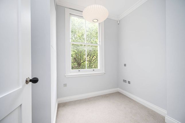 Flat to rent in Leinster Square, Notting Hill, London