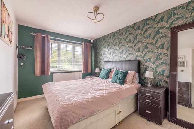 25, Oak End Drive, Iver Heath photo 4