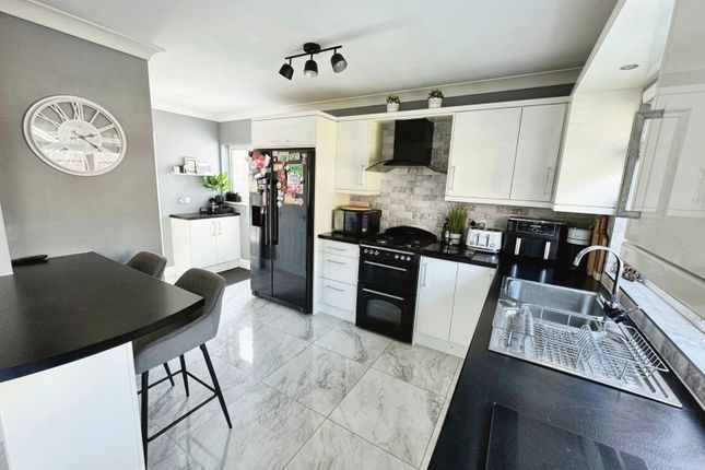 57, Rowan Tree Avenue, Port Talbot photo 4