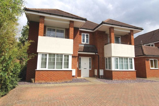 Thumbnail Flat for sale in Ridge Way, High Wycombe