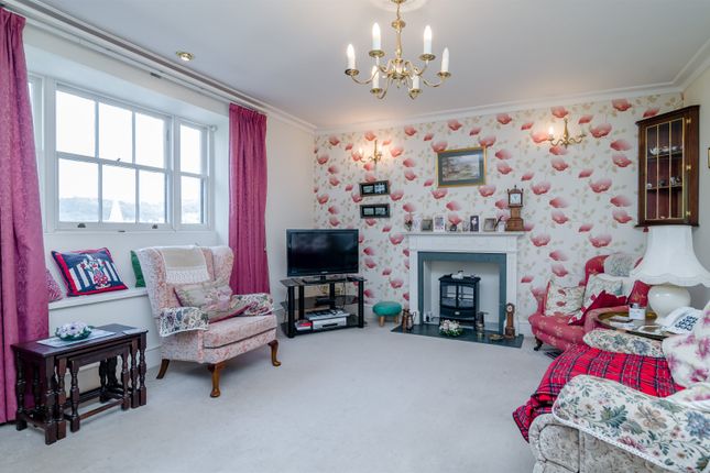 The Gloucester Suite, Beaufort Arms Court, Monmouth photo 3