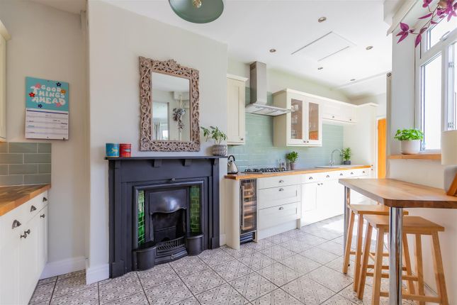 26, Axminster Road, Cardiff photo 4