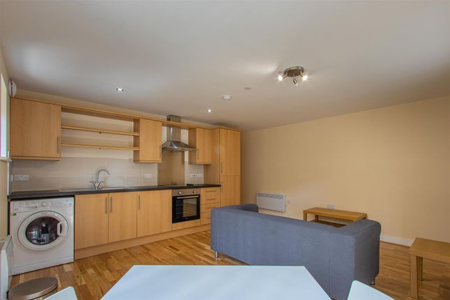 Flat to rent in Churchill Way, Cardiff