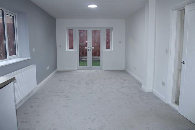 2, Kartar Drive, Wednesbury photo 4
