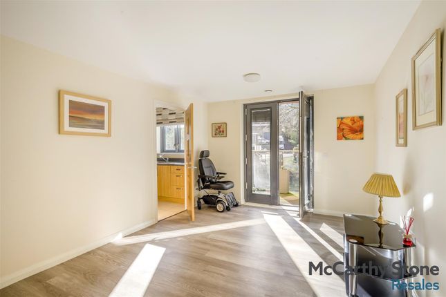 6 Calico Court, Chapel Street, Glossop photo 4