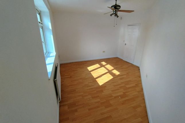 2b, Woden Road East, Wednesbury photo 3