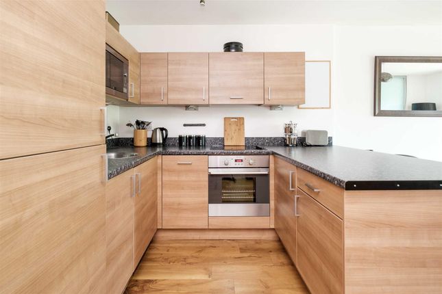 Flat 5, Kensington House,, 34 Park Lodge Avenue, West Drayton photo 4